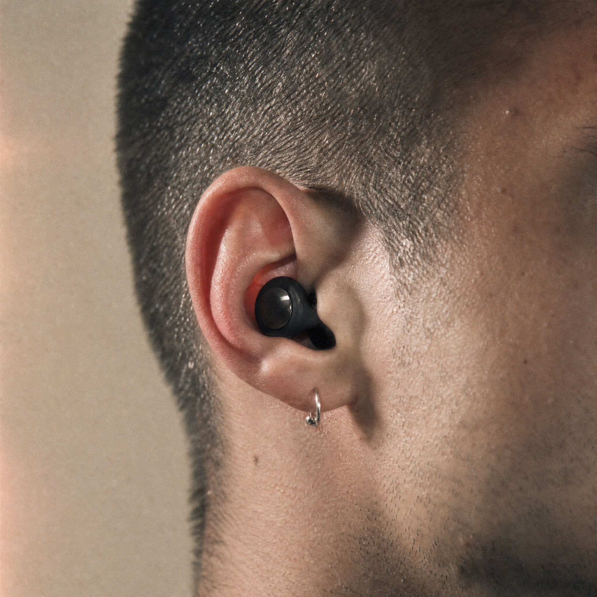 Loop black 25db noise cancelling ear plugs for sleep